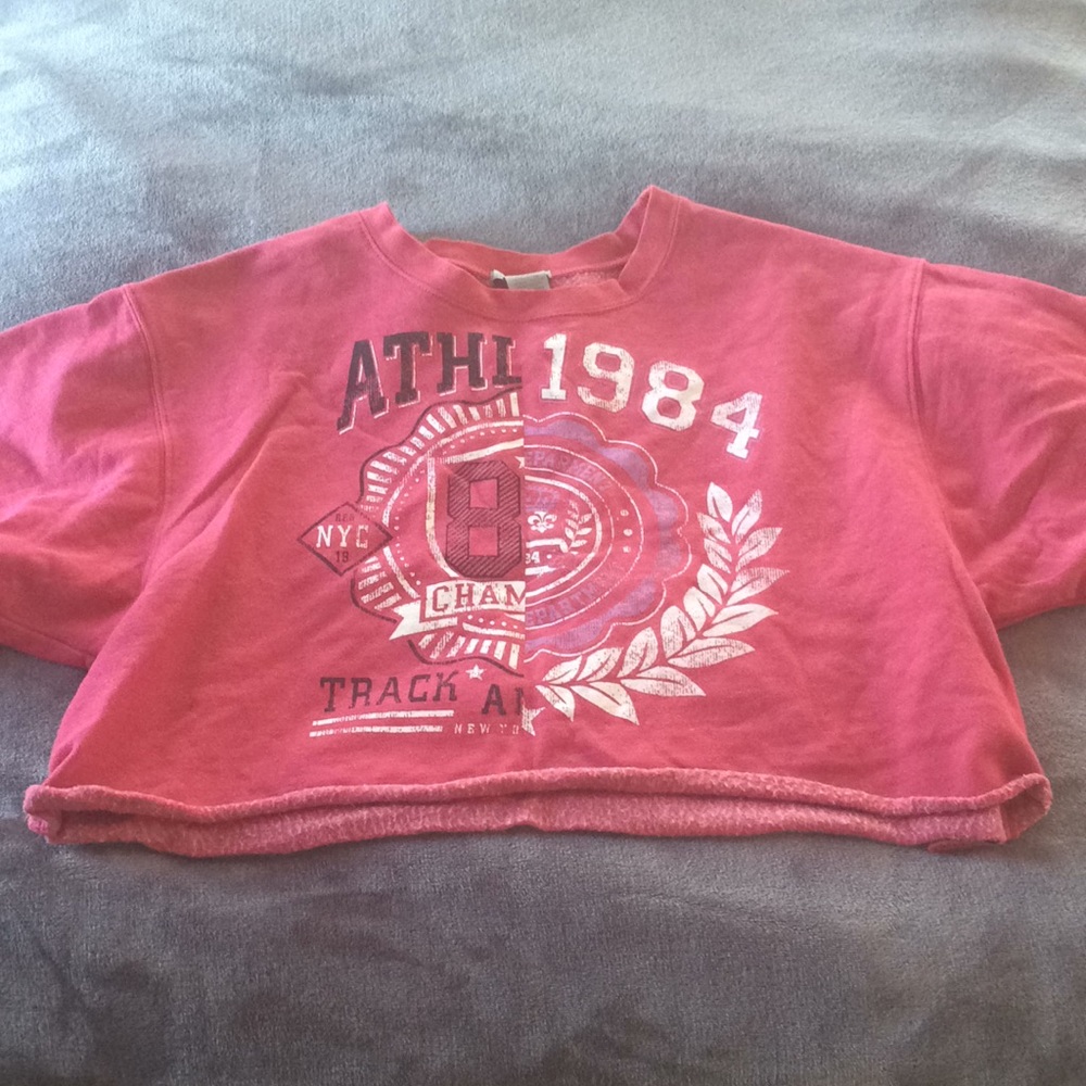 Red cropped Charlotte Russe crew neck